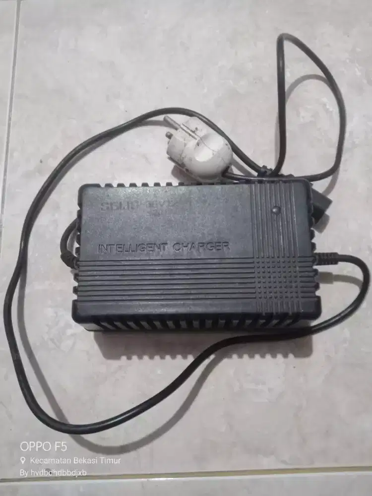 Charger Sepeda listrik