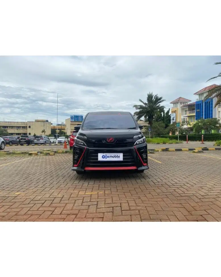 TDP 13JT Toyota Voxy 2.0 Bensin-AT Hitam 2019