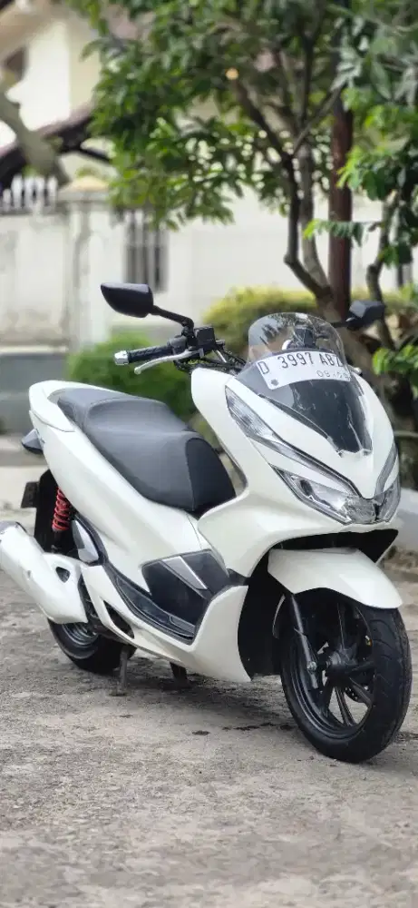 honda pcx 2018 mulus atas nama sendiri