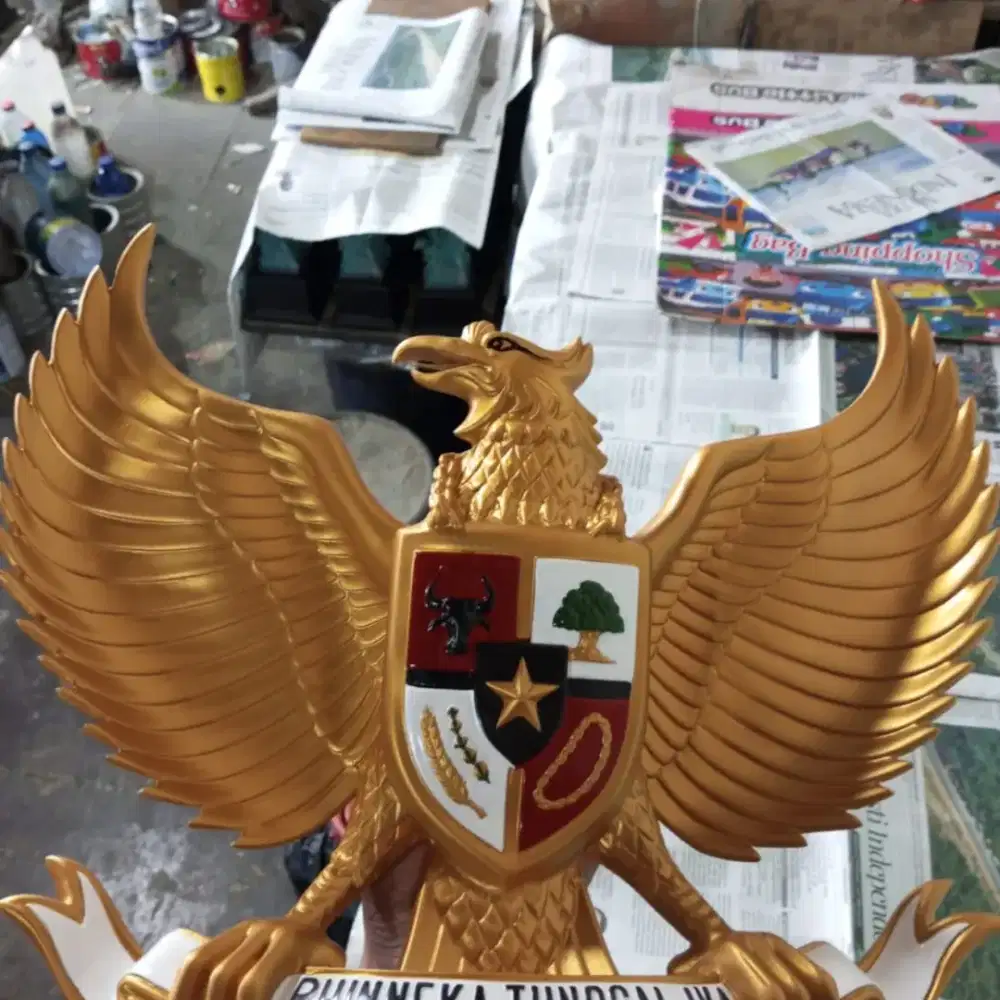 Jual patung Garuda terbuat dari bahan fiber