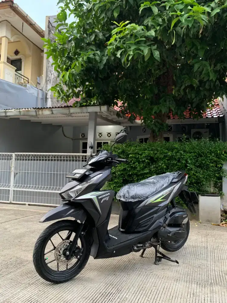 HONDA VARIO 125 CBS ISS 2016 KM 27 RB ISTIMEWA