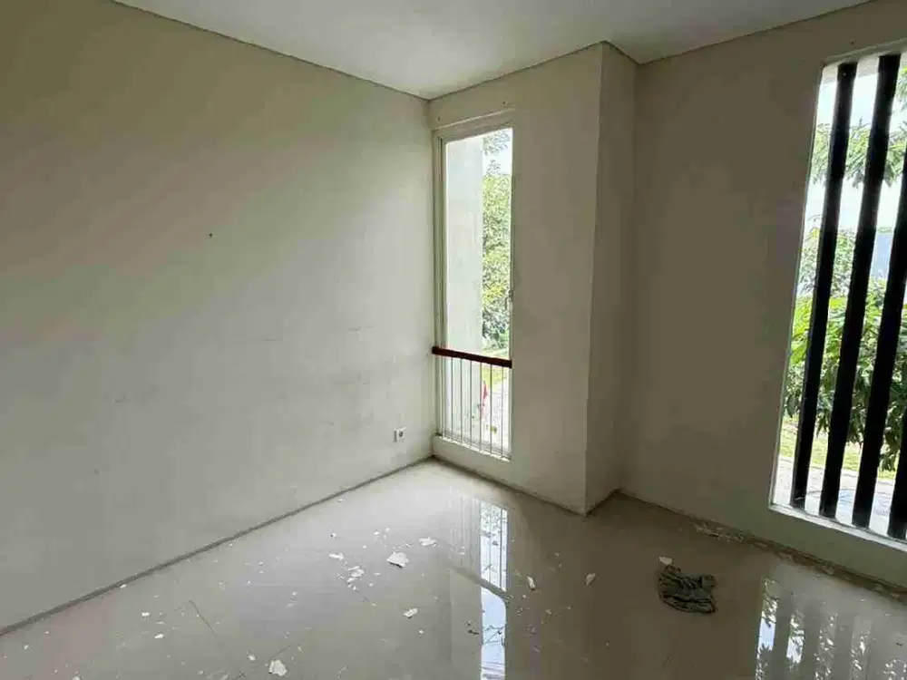 DISEWAKAN RUMAH NORTH WEST PARK CITRALAND SURABAYA