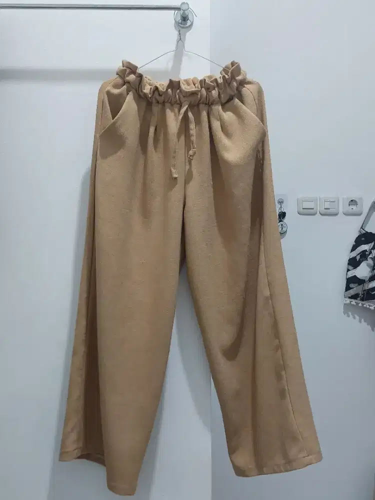 Celana kulot serut bawahan wanita kuning coklat