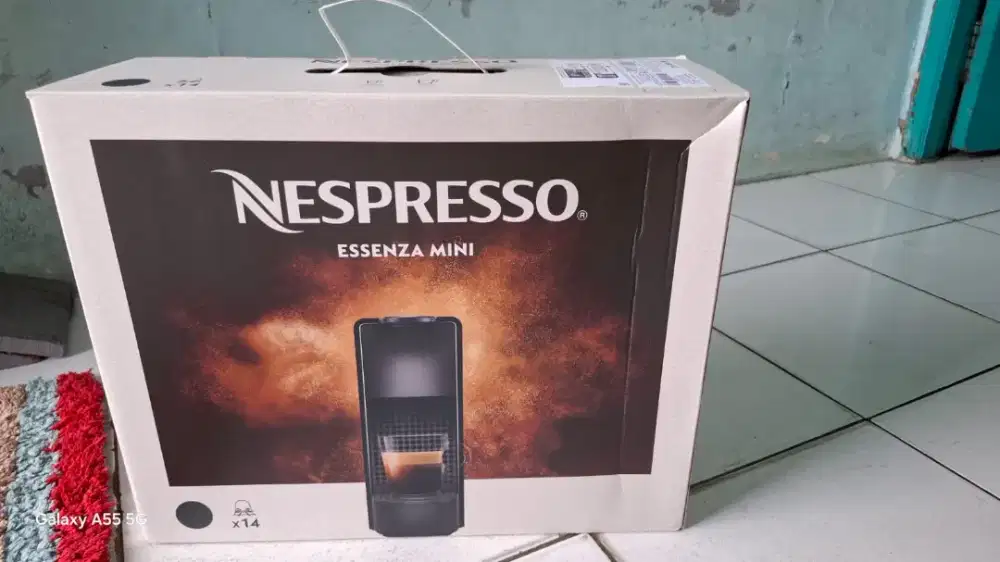Mesin kopi Nesspreso Essenzia mini