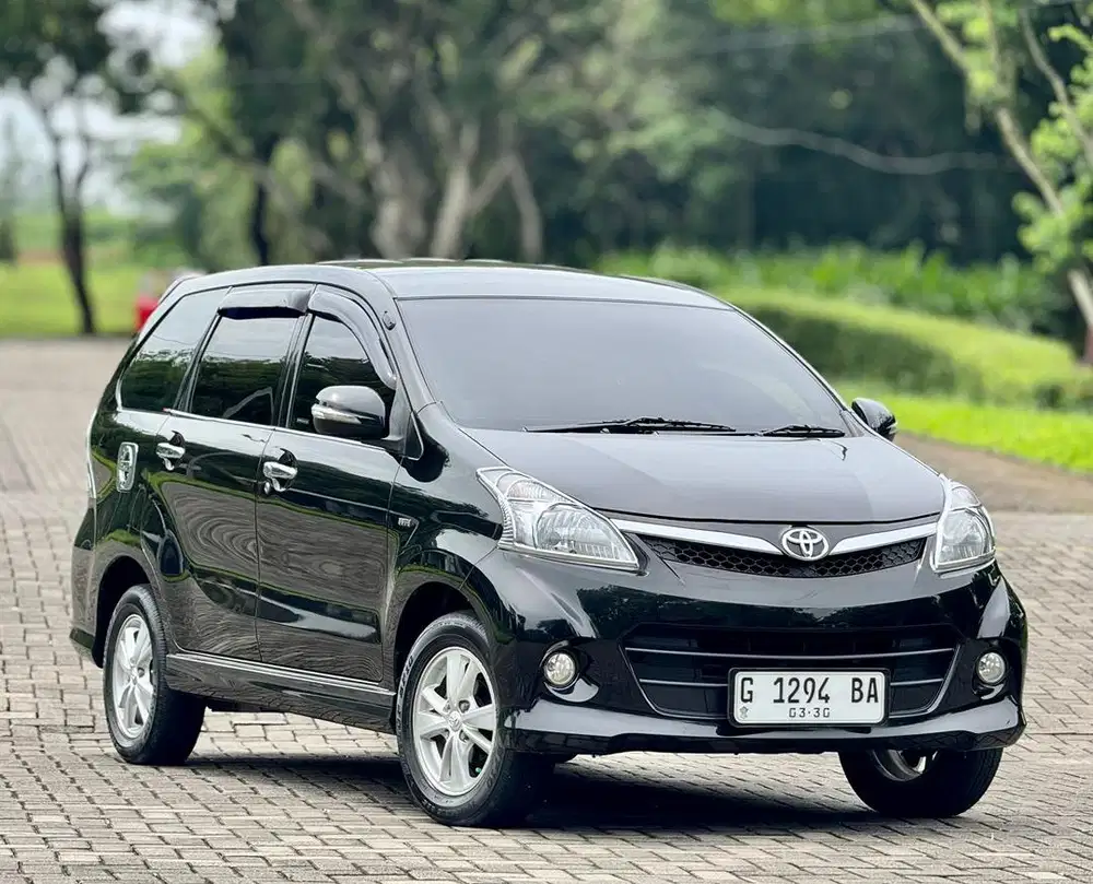 DP 4 jt! Toyota Avanza Veloz Matic 2012 Antik Spt Baru!!