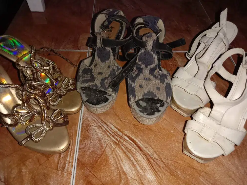 Sepatu sendal high heels