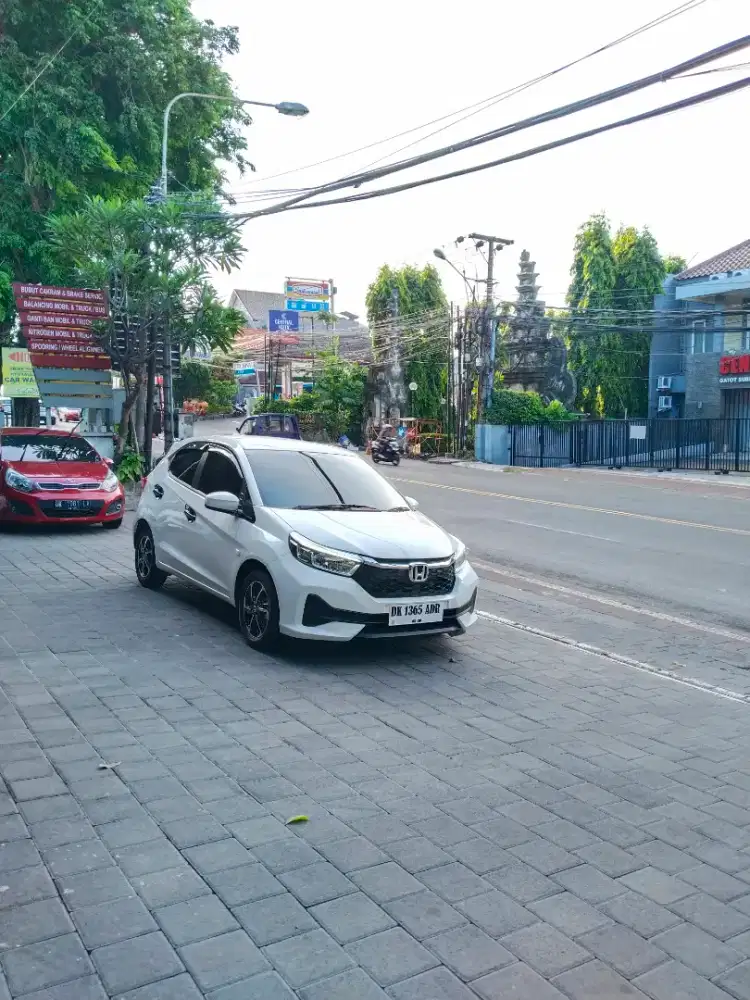 HONDA BRIO MATIC MODEL TERBARU ASLI BALI KM 5 RB