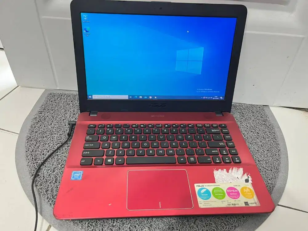 Laptop asus x441n merah   Windows 10 pro 64bit Intel celeron n3350