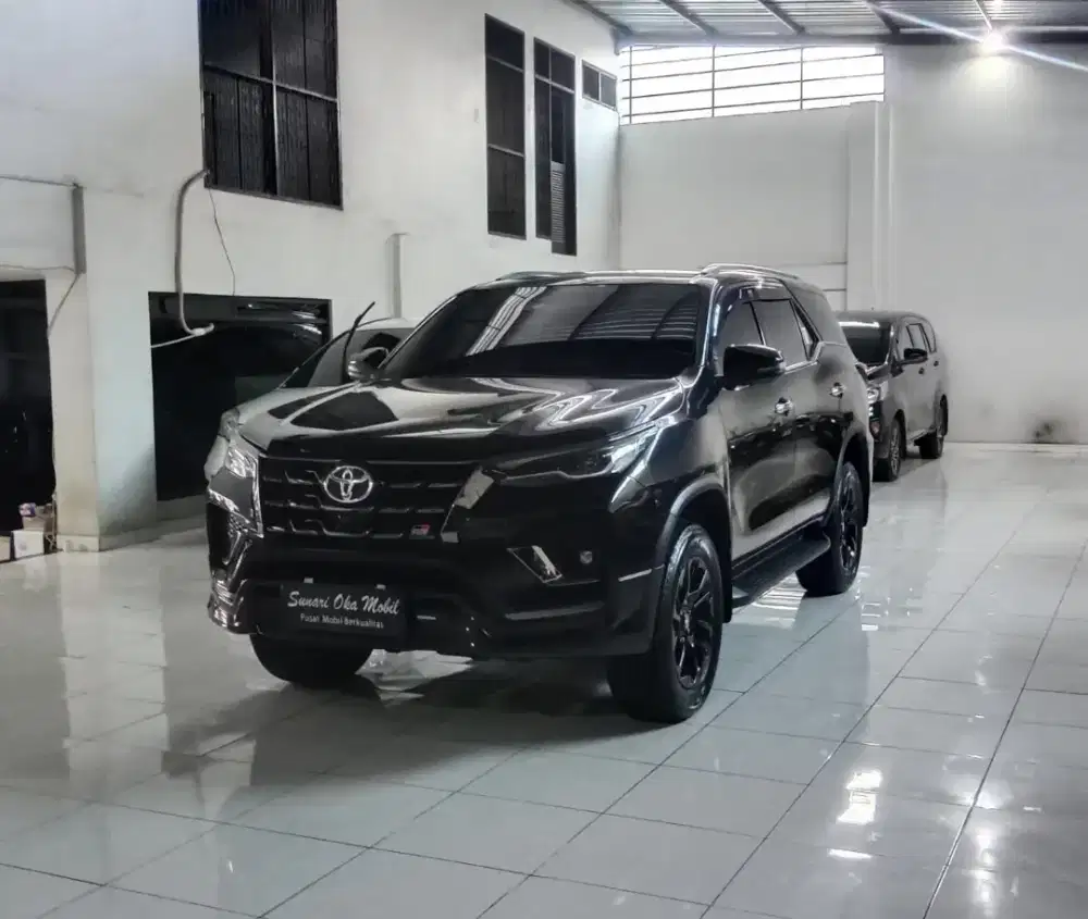 FORTUNER VRZ GR SPORT 2.8 CC Asli Bali Low km
