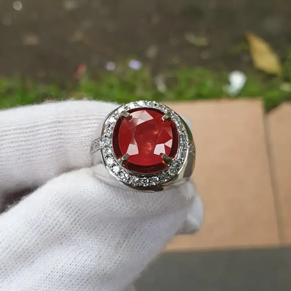 Natural orange sapphire 6.57 crt