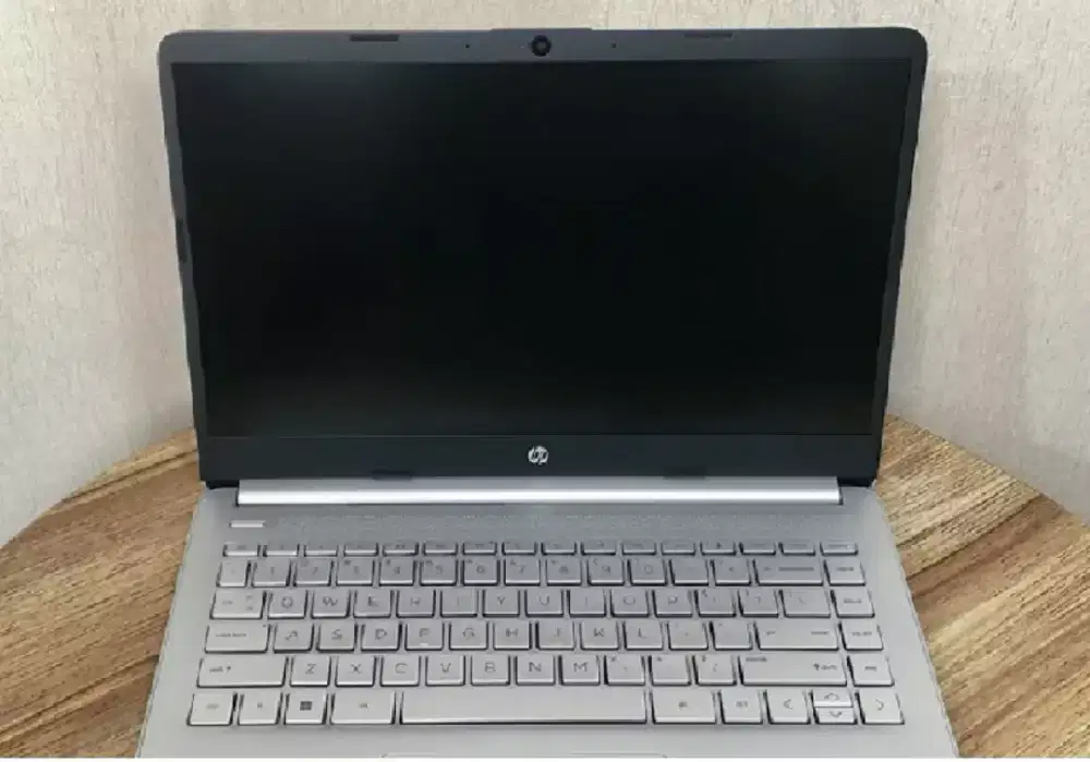 Laptop Hp 14s- DQ5568TU i3 1215U win11 ohs 512gb . SSD 8gb
