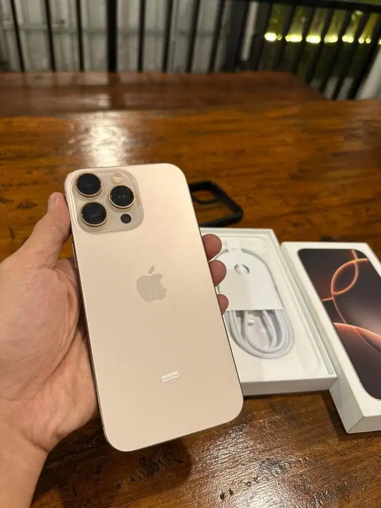 iPhone 16 Pro Max 256Gb Desert Titanium Garansi Resmi i-Box Mei 2026
