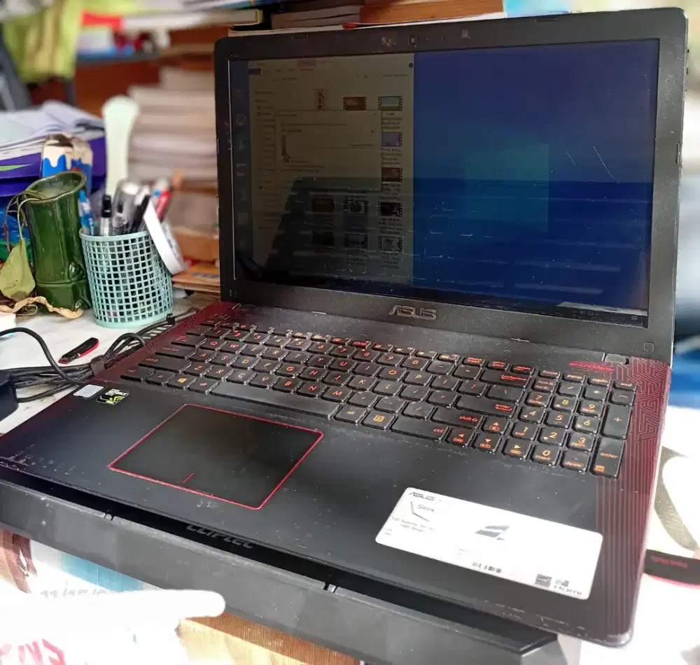 Laptop Asus X550V