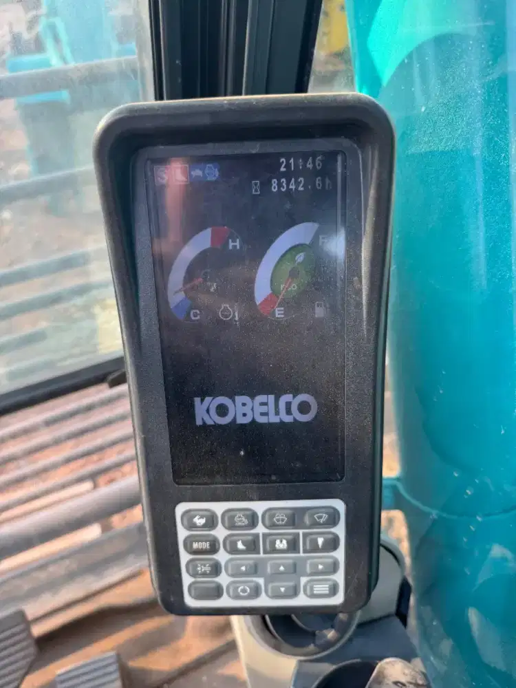 Jual excapator merek kobelco.