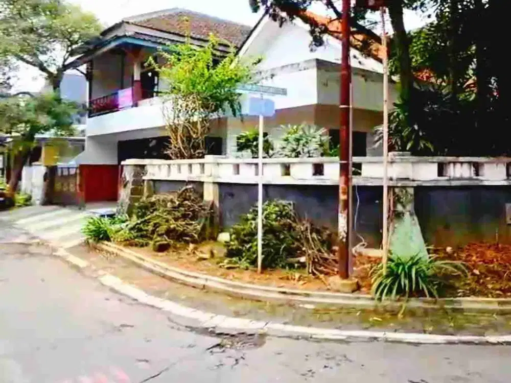 DIJUAL RUMAH LUAS HOOK SIAP HUNI DI DANAU MANINJAU, SAWOJAJAR - MALANG