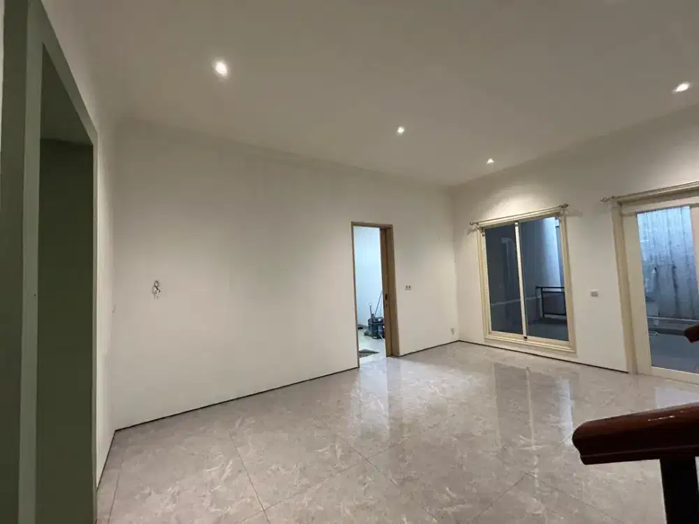 Rumah PHG Emerald Gading Serpong siap huni