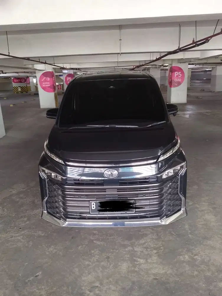 Toyota Voxy 2022 Bensin