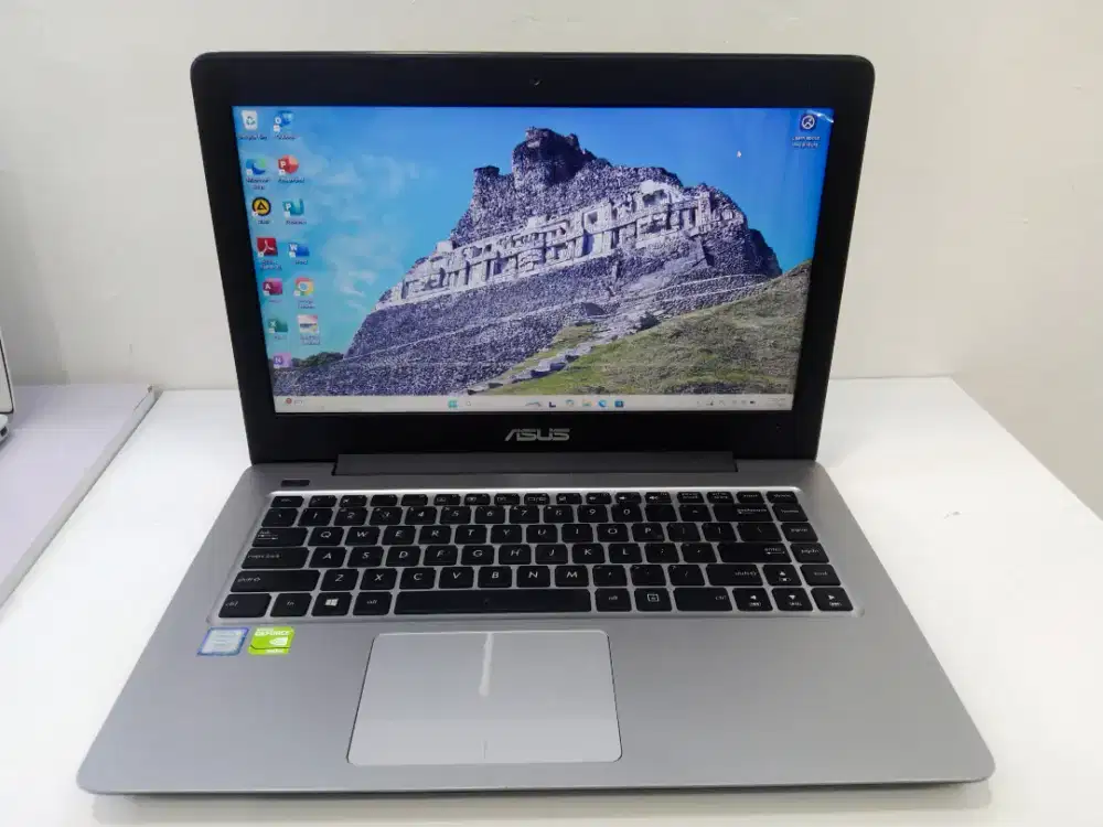 Asus A456U
Core i7 7500U
Ram 8Gb 
SSD 256Gb
VGA MX940 2GB
WIN 11