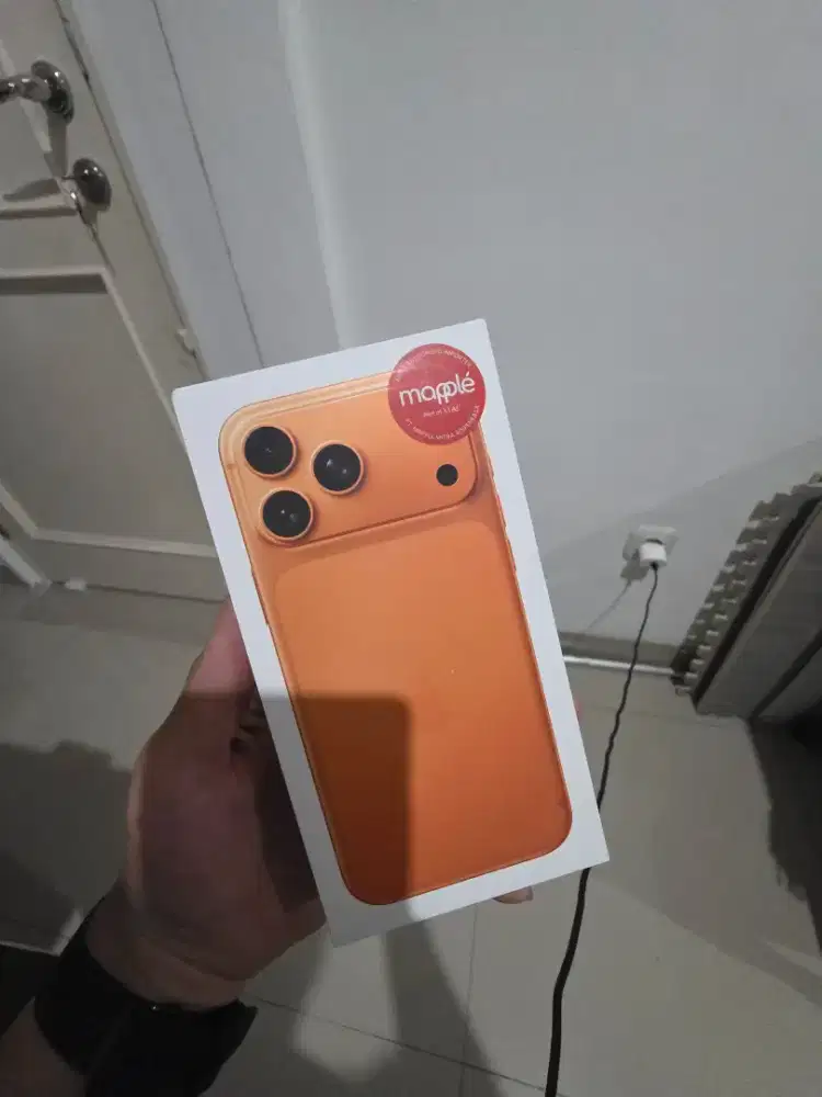 New Iphone 17 pro max orange 512gb bnib new