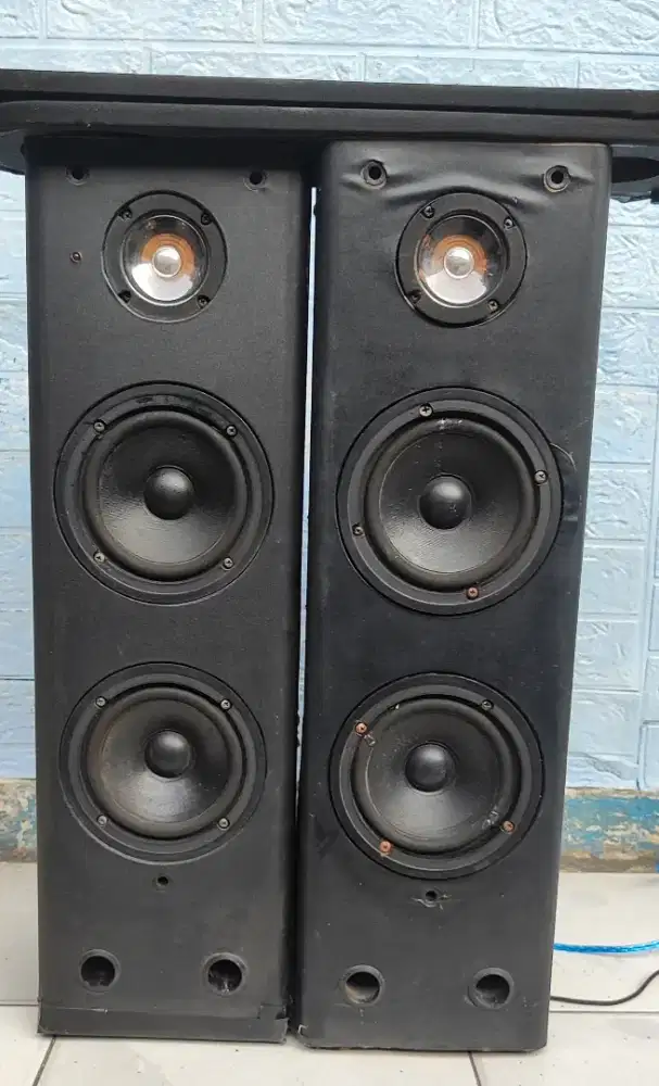 SPEAKER AKTIF JADUL DK + RECEIVER BLUTUT ,NORMAL SIAP PAKAI