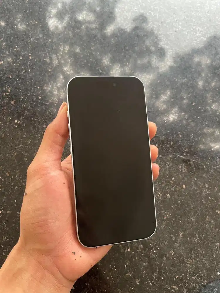 Iphone 15 128 ibox garansi on