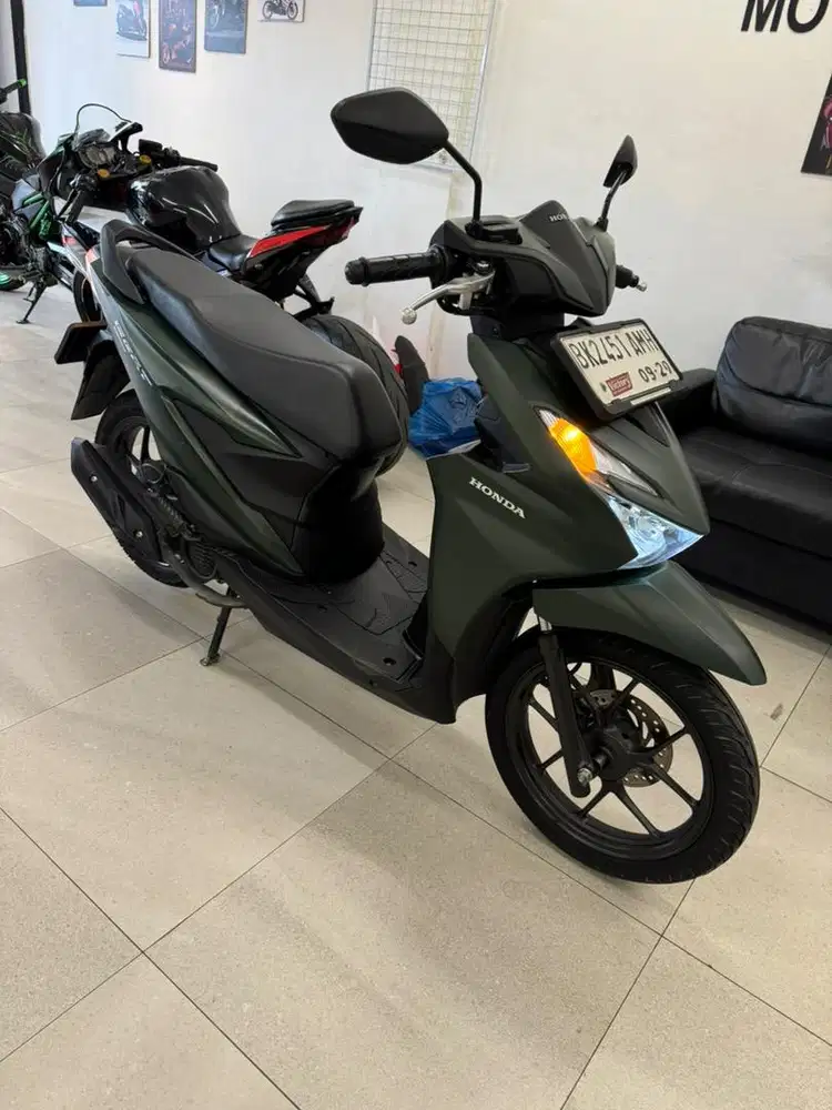 Honda Beat Deluxe CBS ISS Smart Key 2024 warna Hijau Doff Keyless 110