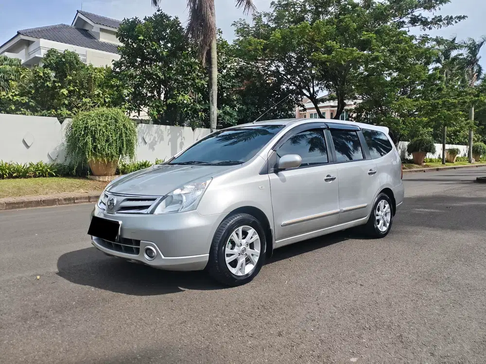 Nissan Livina 2011 Bensin