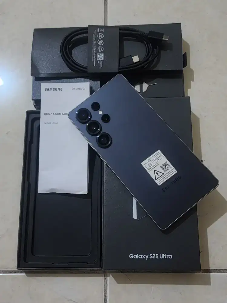 Samsung S25 Ultra 5G 12/512Gb, warna Black SEIN, kondisi 99% Mulus
