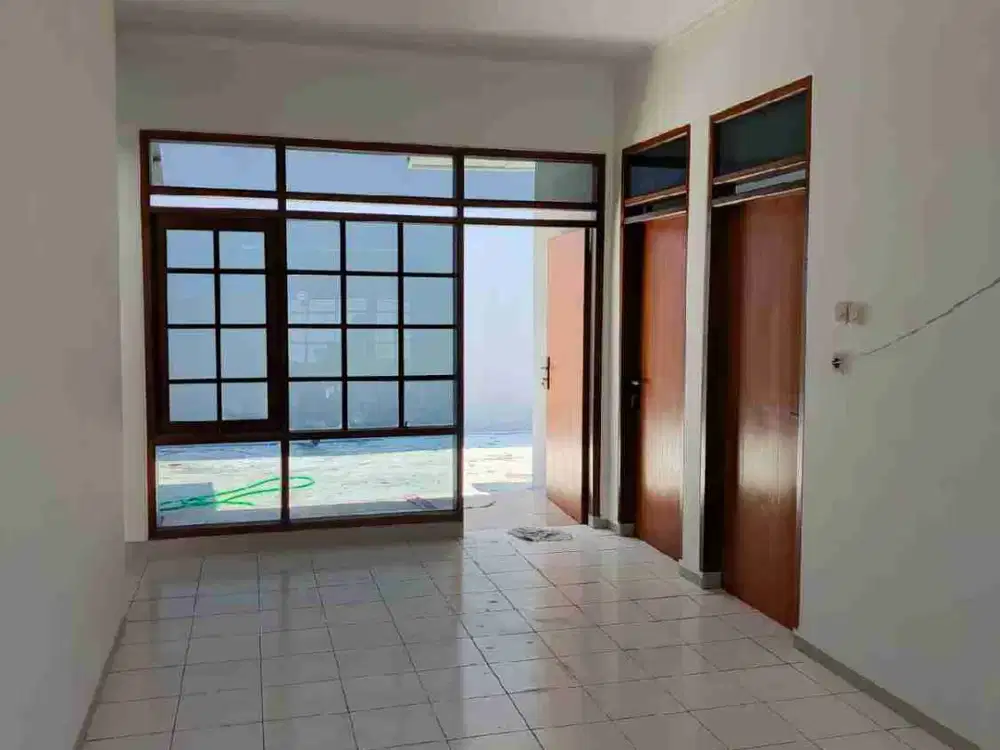 disewakan rumah di taman holis indah 1 siap huni
