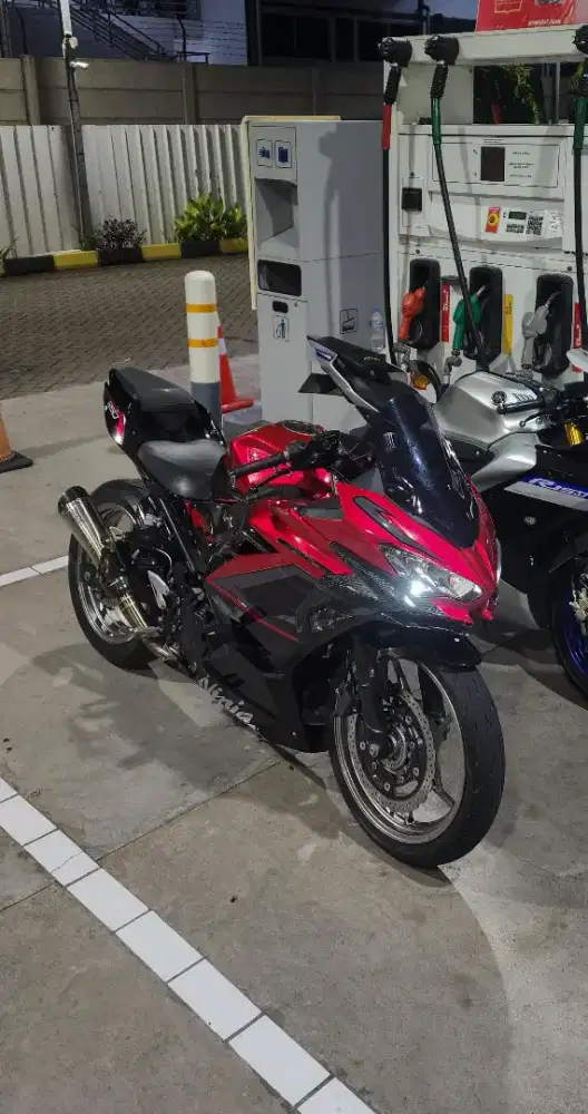 FIR SALE KAWASAKI NINJA 250 NEW ABS SE 2018 red and black color