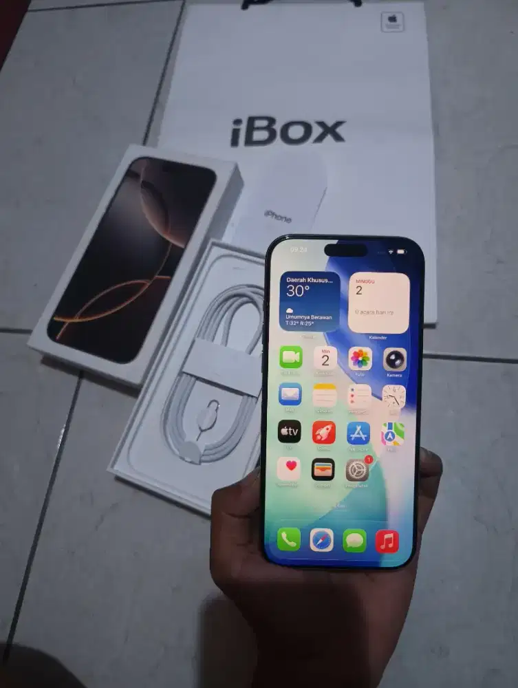 iphone 16 pro max iBox terawat bh 100 resmi Indonesia termurah BU