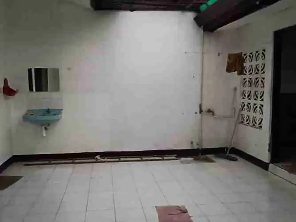 disewakan rumah di taman holis indah siap huni