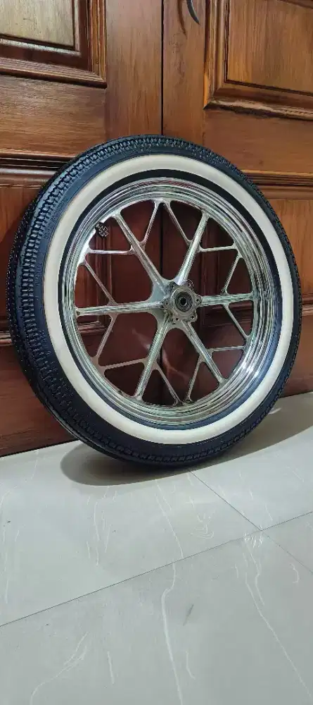Velg + ban kimtab Snowflakes Chopper 19 shinko e270