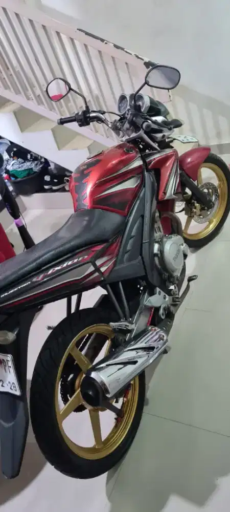 Yamaha Vixion 2013.Srt lengkap.pjak 2025.plat Z 2028.