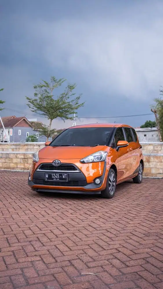 Toyota sienta v 2016