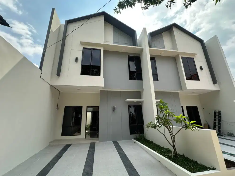 Rumah Baru di komplek tugu jatiwaringin depan mcd