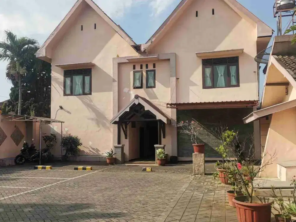 DIJUAL HOTEL LEGENDARIS DARI TAHUN 1958 LOKASI LAWANG KAB MALANG