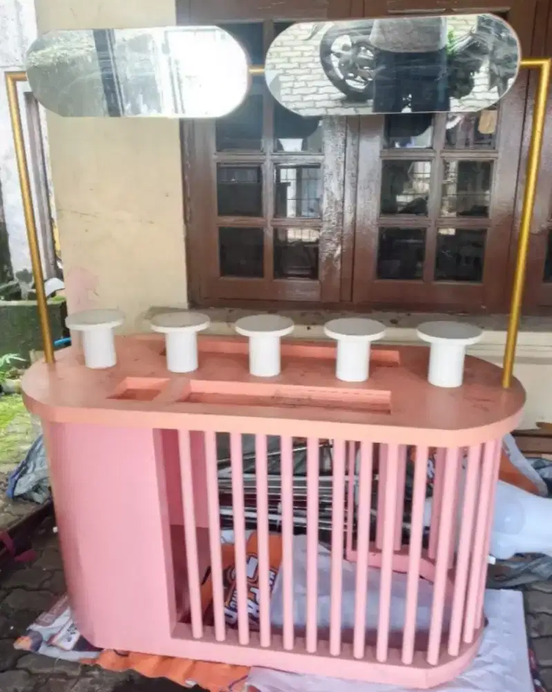 Meja display / pameran mall