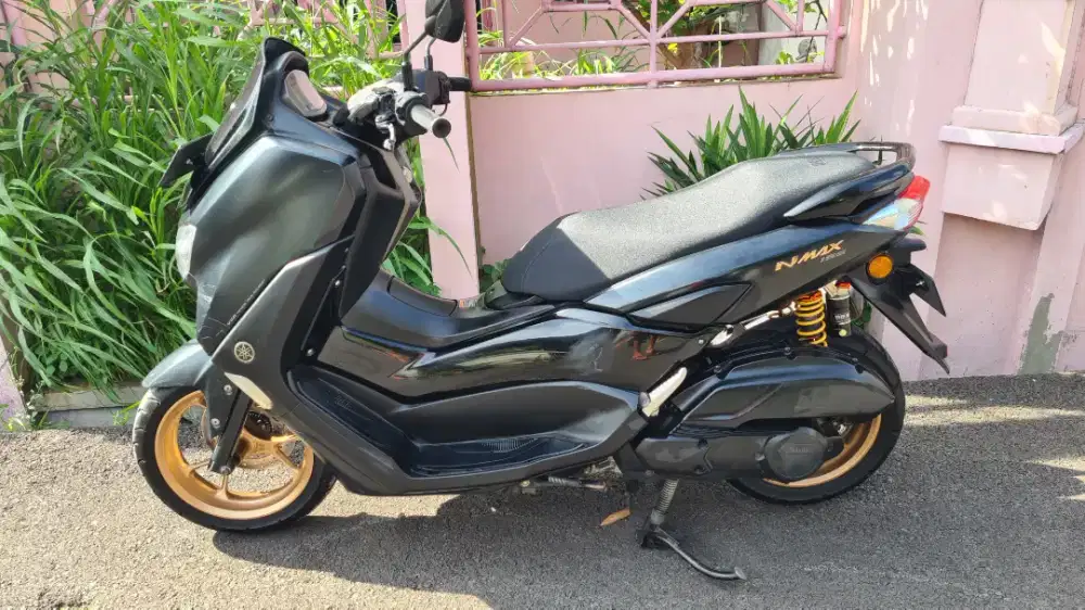 Nmax conected 2021 hitam