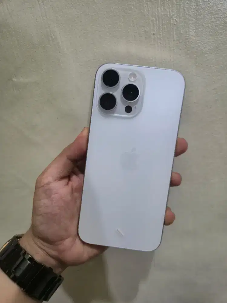 iPhone 16 pro max 256gb ex ibox(Termurah,Flagship,Bergaransi,Bisa Cod)