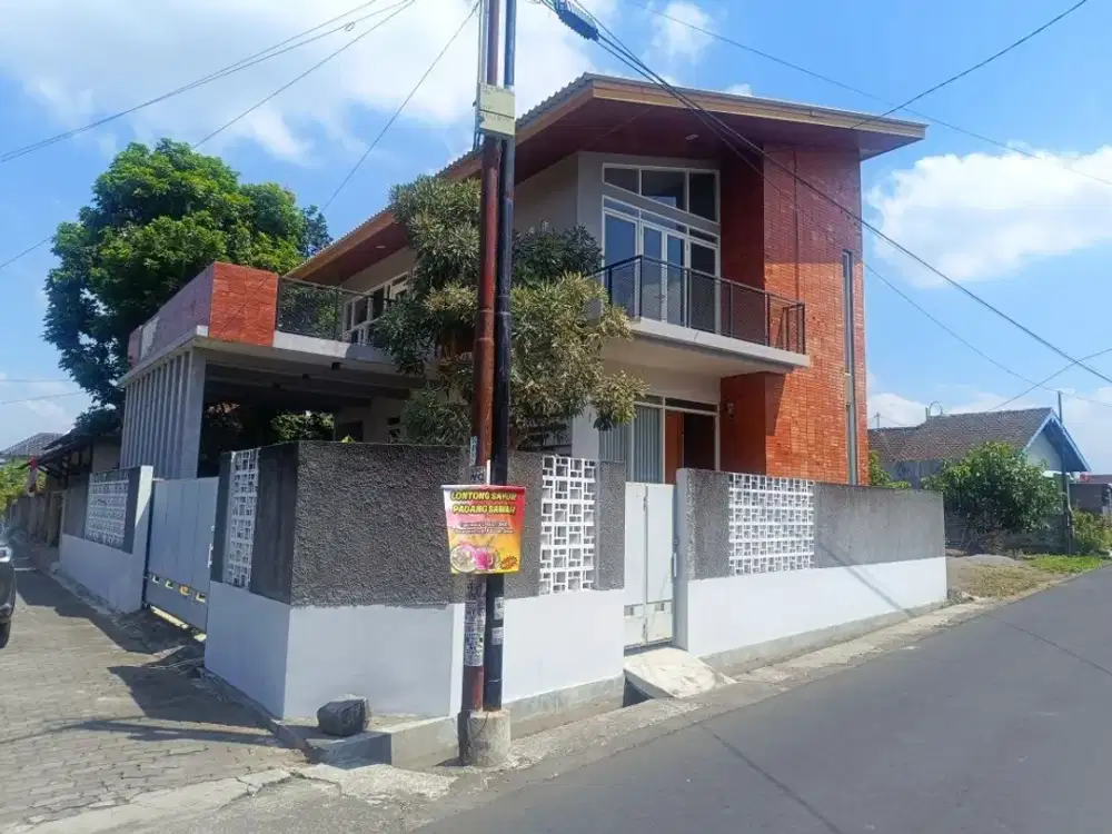 Rumah 2 Lantai Luas Dekat Kampus UKRIM dan Jl. Jogja-Solo