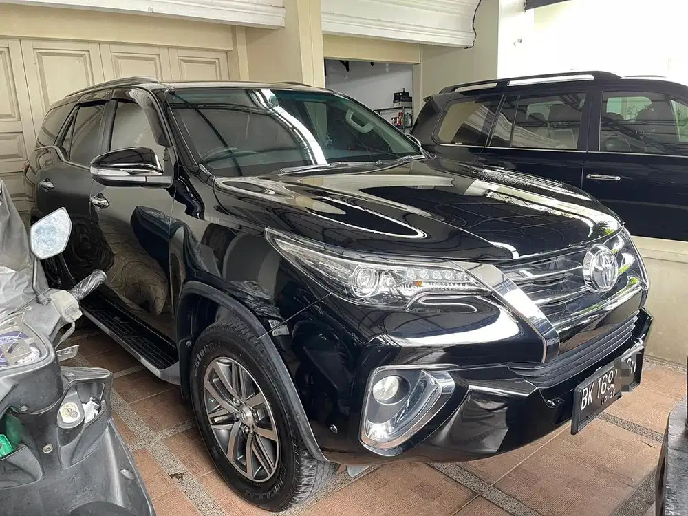 Rare  low odo!! Fortuner VRz Full Original