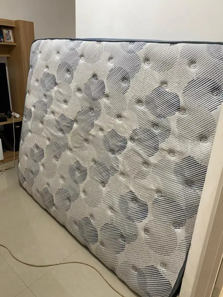 JUAL KASUR IN THE BOX 160x200 BEKAS