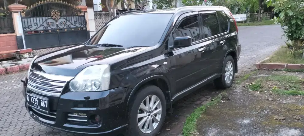 Nissan X-Trail 2011 Bensin