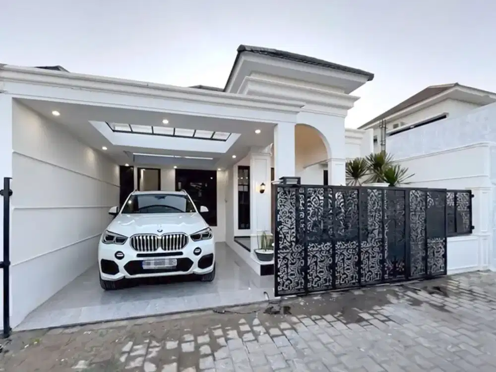 Rumah Mewah Desain American Classic di Purwomartani