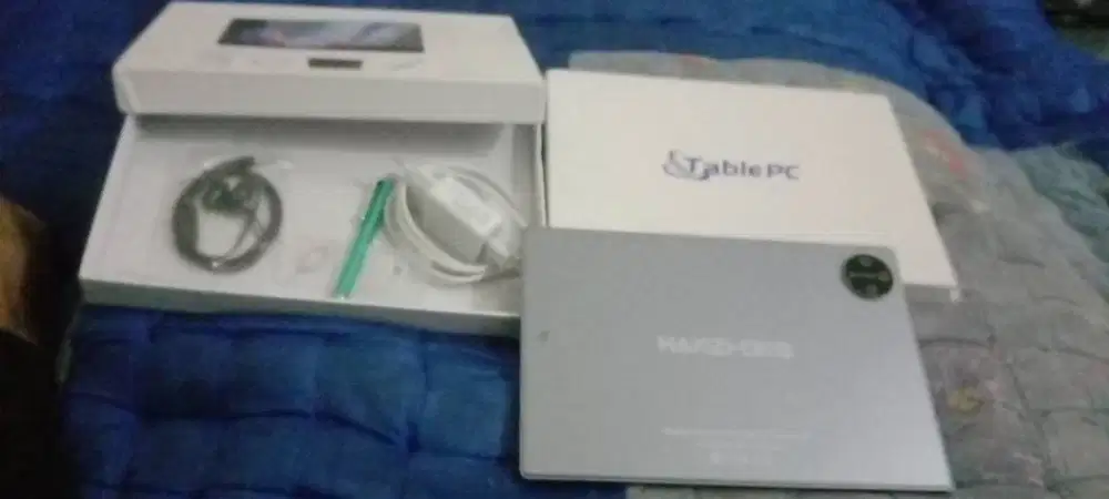 Tablet merk hanzhong ram 16GB rom 1024GB, dipake 1 bulan