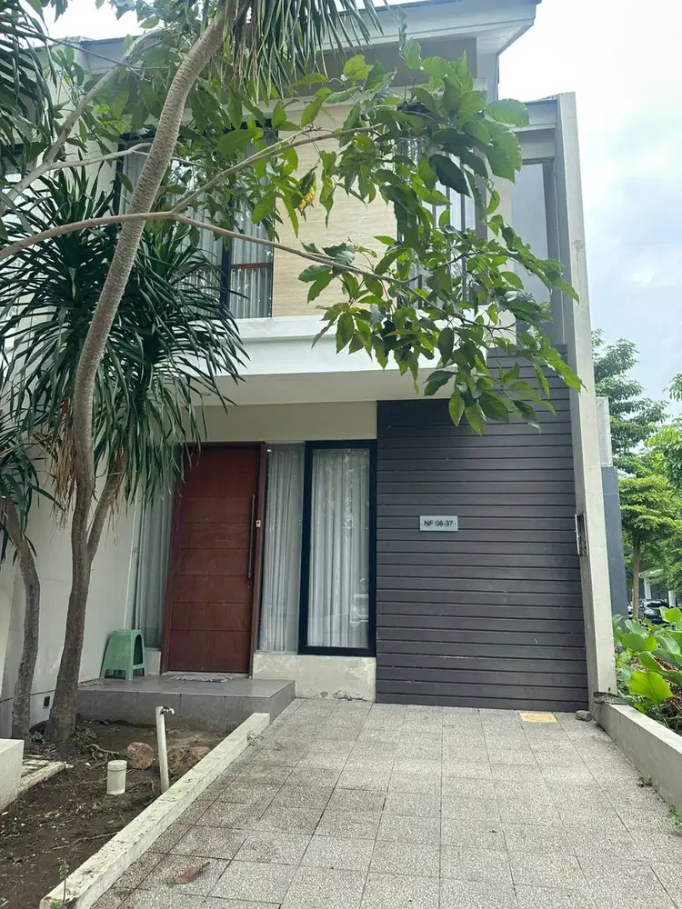 DISEWAKAN RUMAH BARU DI PERUMAHAN NORTHWEST LAKE CITRALAND SURABAYA