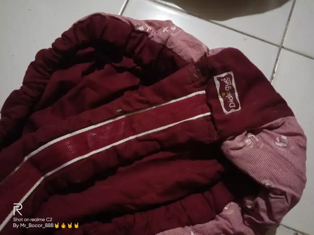 Gendongan bayi baru lahir