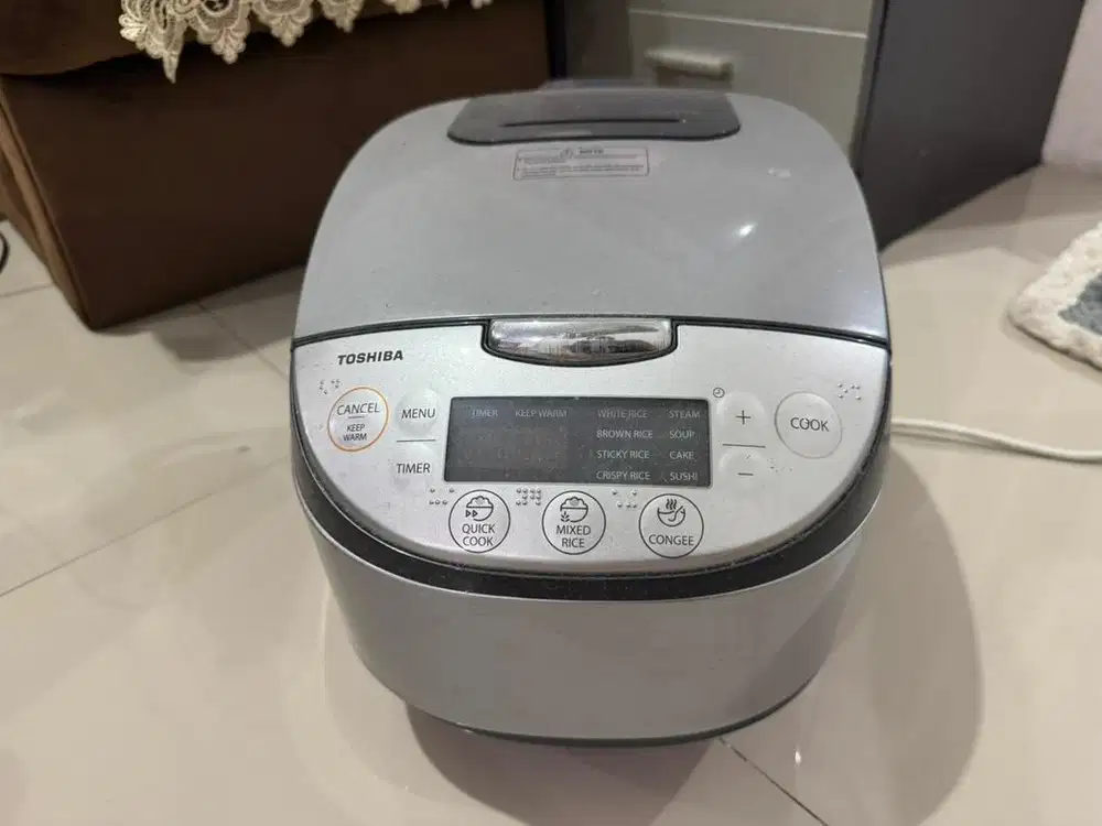 Di jual magicom toshiba tidak pernah di pakai beli 2 jt