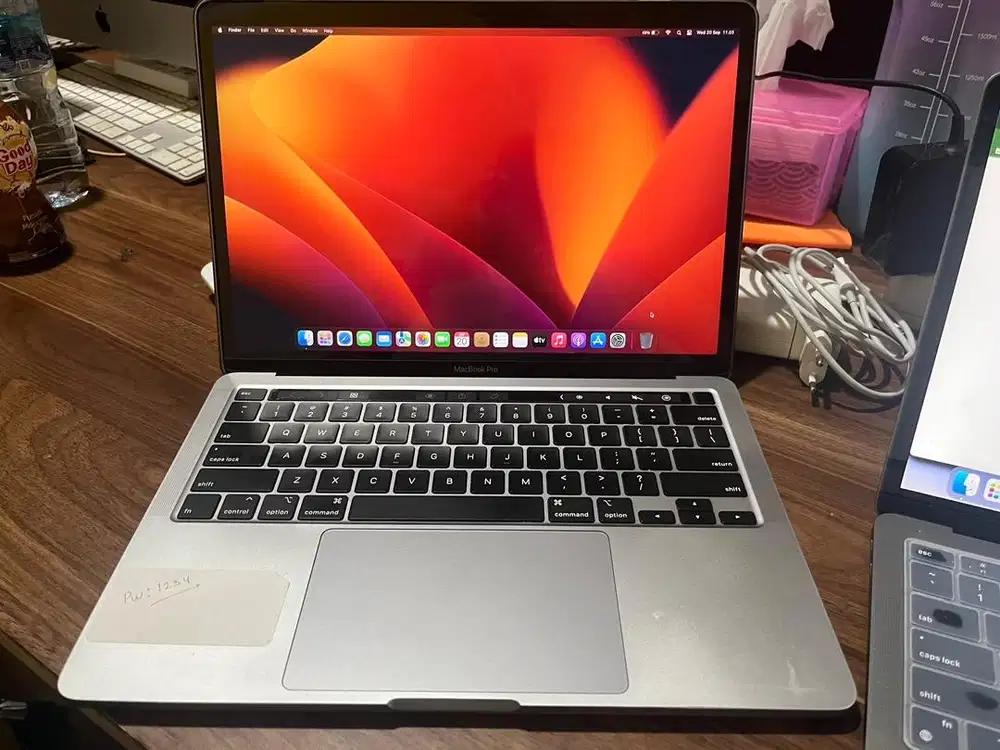 MacBook Pro 13 inch 2020 Intel Core i5 16GB/512MB